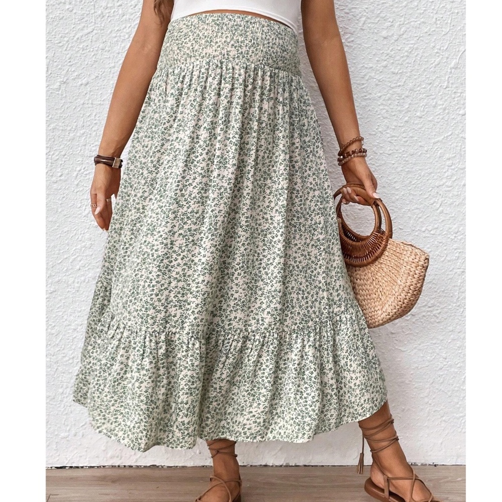 Maternity Floral Print Shirred Stretchy Waist Skirt - Picture 10 of 10